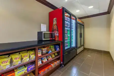 Holiday Inn Express & Suites Nw - Park Place, An Ihg - 11