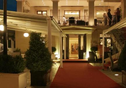 Arc de Triomphe by Residences - 22