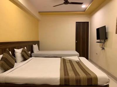 Lucky Bandra - 21