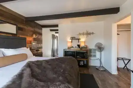 Shell Beach Inn - 12