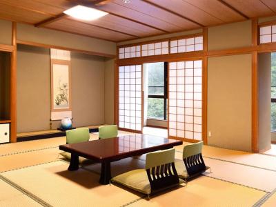 Yamanaka Onsen Kagari Kisshotei - 28