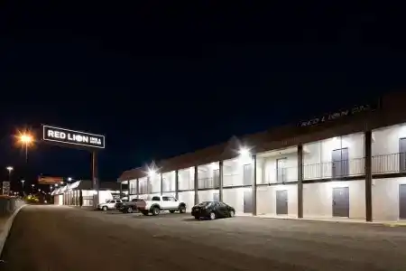 Red Lion Inn & Suites Tucson Downtown - 14