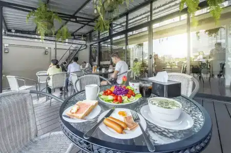The Posh Phayathai - 12