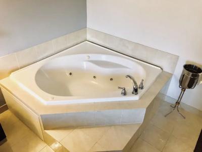 Days Inn & Suites by Wyndham - 111