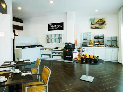 H10 Estepona Palace - 12