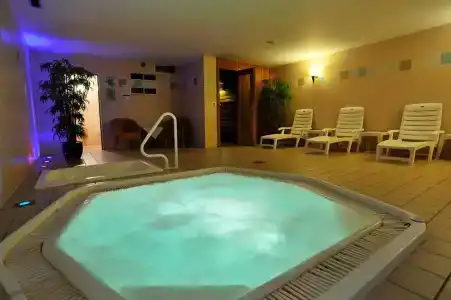 Golden Tulip de’ Medici - 16