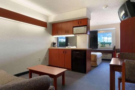 Microtel Inn and Suites by Wyndham / Shreveport - 58