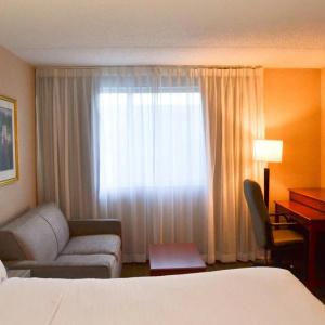Holiday Inn Macleod Trail South - 37