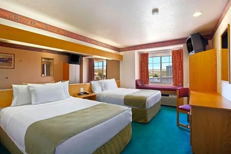 Microtel Inn & Suites by Wyndham West - 22