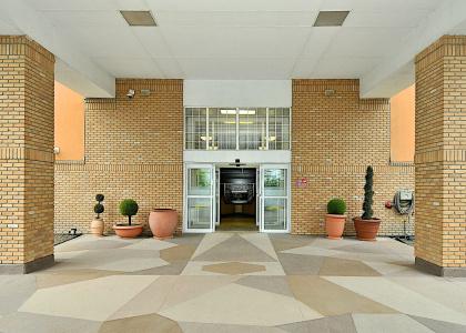 Hampton Inn & Suites by Hilton-Airport - 24