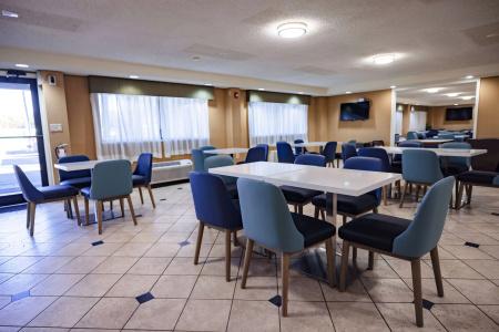 La Quinta Inn by Wyndham Near Busch Gardens - 21