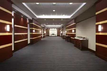 Montreal Marriott Chateau Champlain - 11