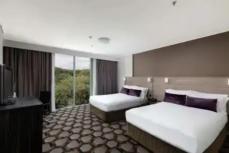 Rydges - 38