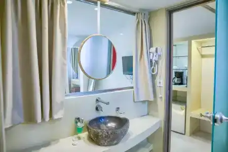 Alia Luxury Suites - 43