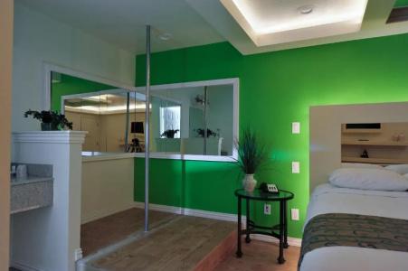 Romantic Inn & Suites - 31