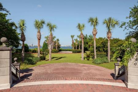 Embassy Suites by Hilton Charleston Harbor Mt. Pleasant - 19