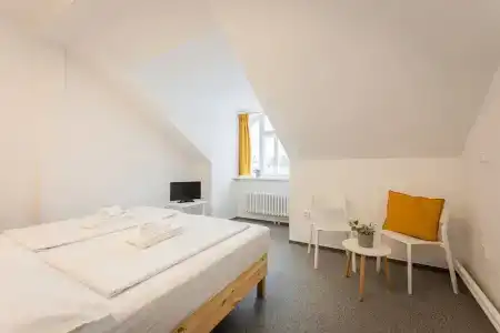 Ostaš Praha - 77