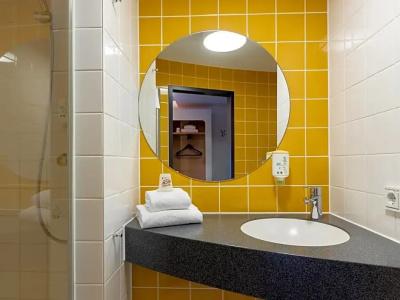 B&B Düsseldorf-City - 48