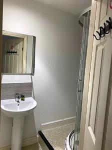 Trivelles - Manchester - Cross Lane - 50