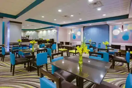 Fairfield Inn & Suites by Marriott Virginia Beach/Norfolk Airport - 12