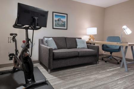 Hilton Garden Inn South - 64