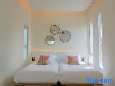 Veranda Pool Suite - 170