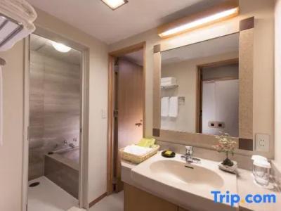 DoubleTree by Hilton Naha Shuri Castle - 73