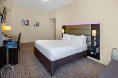 Premier Inn Dubai Ibn Battuta Mall - 33