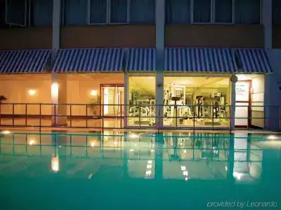 Vivanta Bengaluru Residency Road - 17