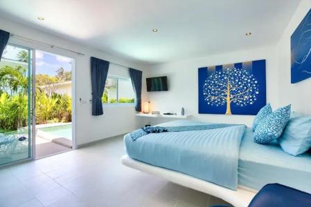 La Perle Luxury Boutique - 31