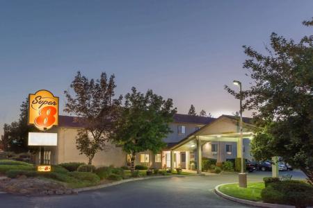 Super 8 by Wyndham - 0