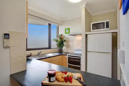 Pacific Broadbeach - 31