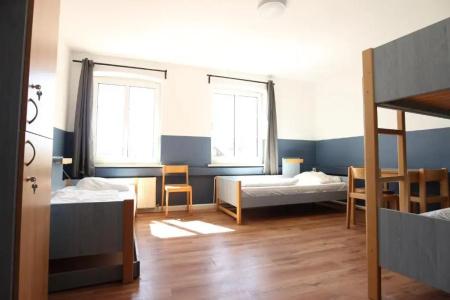 Blue Doors Hostel Ktv - 35