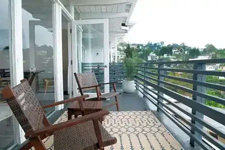 Hollywood Hills - 26
