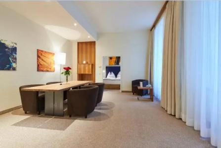 HiLight Suites - 53