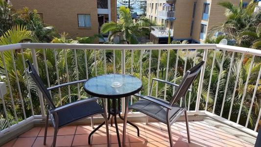Outrigger Burleigh - 45