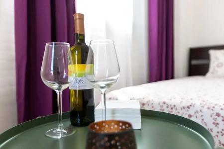 Laila's Cozy Garden House & Studio - 10