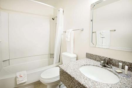 Super 8 by Wyndham/White Sands Area - 7