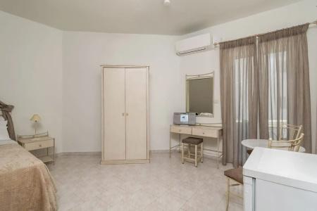 Livanios Studios - 127