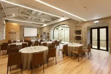 Neya Porto - 24