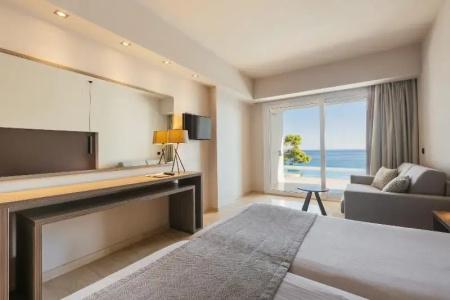 Alexandra Beach Resort & Spa - 59
