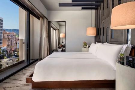 Sixty Beverly Hills - 6