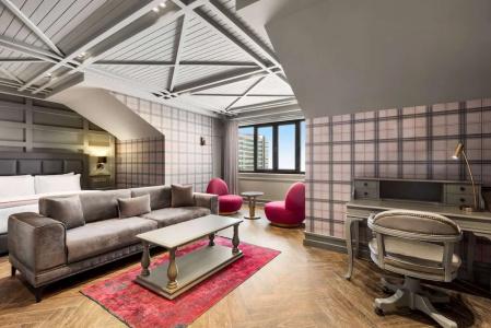 Ramada By Wyndham - 36