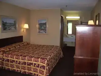 Scottish Inn - 14