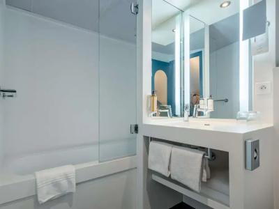 Mercure Annecy Centre - 57