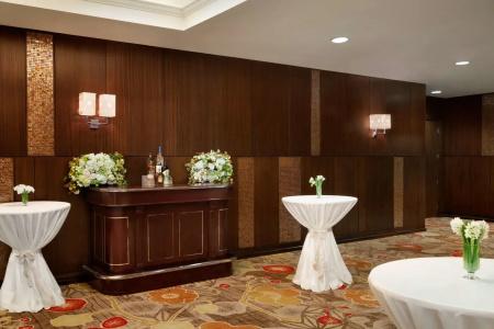 Embassy Suites Los Angeles - 9