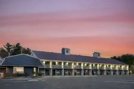 Yankee Clipper Inn - 20