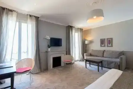 Hôtel Le Royal Promenade des Anglais - 127