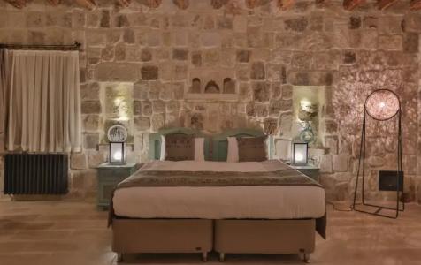 Acropolis Cave Suite - 57