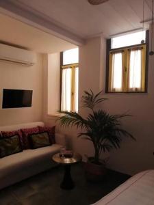 Leone Guest House - 9